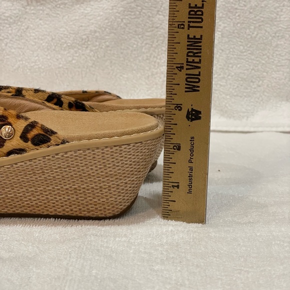 Vionic Grenada Tan Leopard Wedge Sandal size 6 - Picture 11 of 16